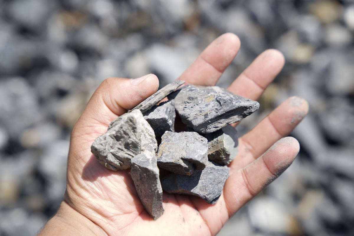 Black Slate Chips thumbnail 3