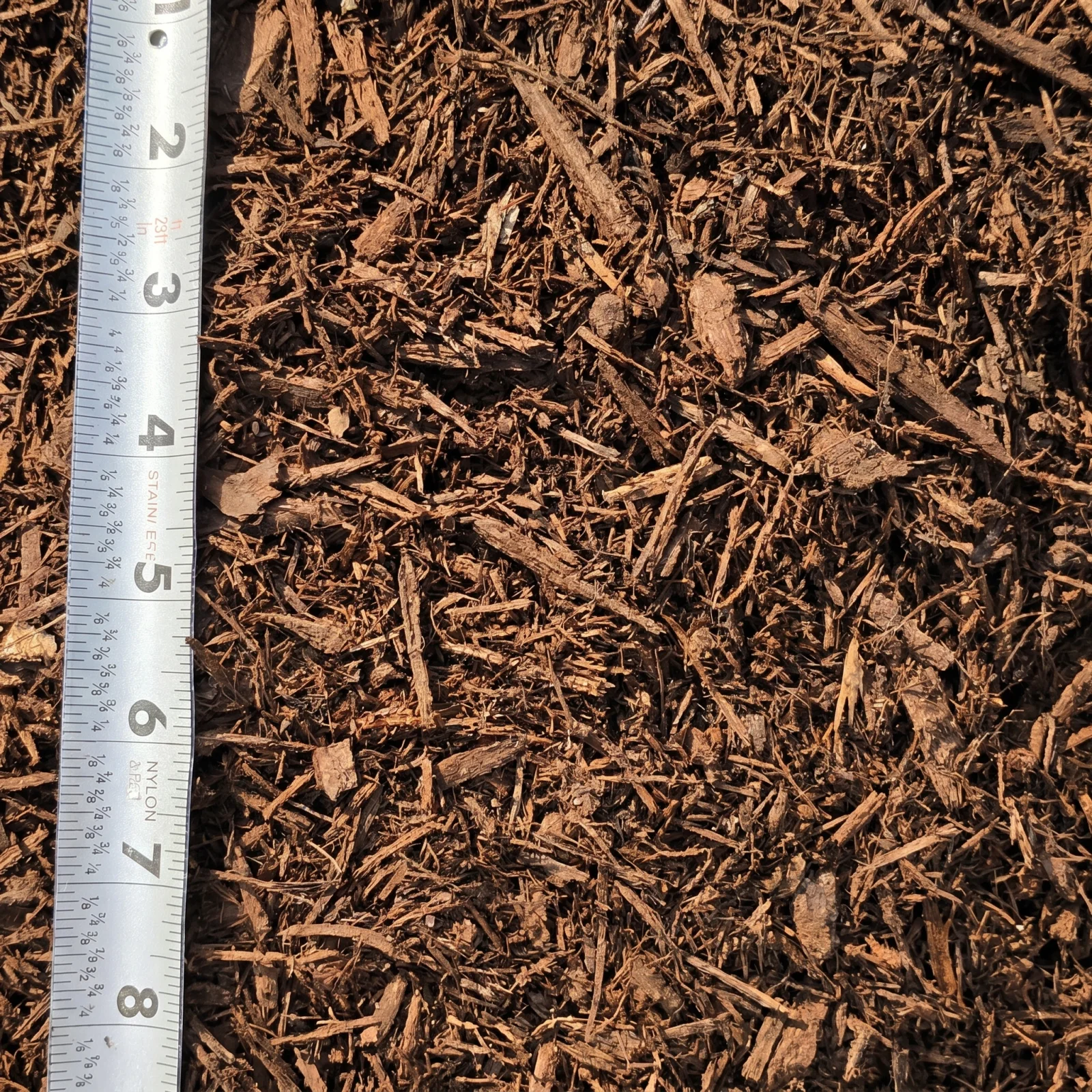 Chocolate Hardwood Mulch — photo 5