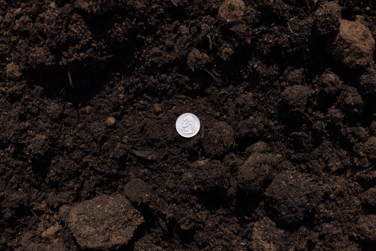 50/50 Topsoil & Compost Blend thumbnail 2