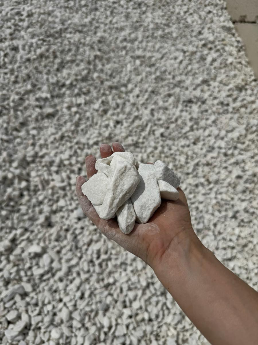 White Marble Chips thumbnail 4