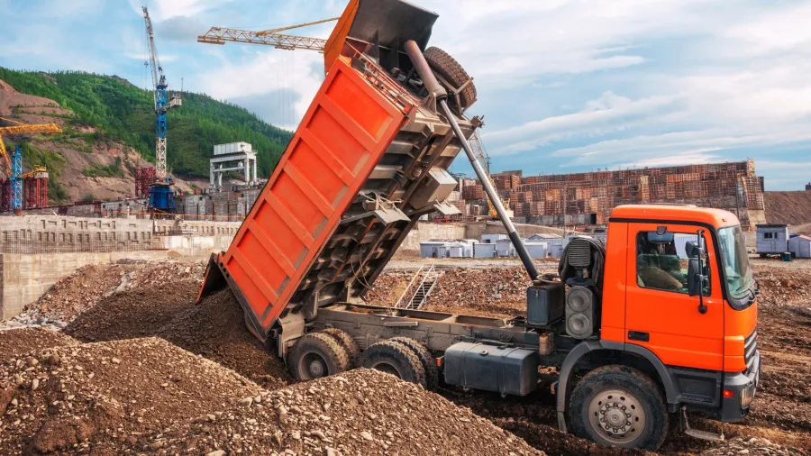How to Adjust a Hydraulic Pump on a Dump Truck
