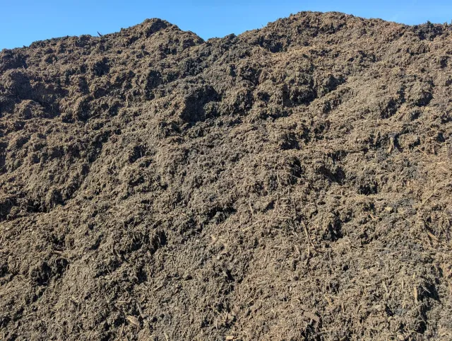 Shredded Black Mulch