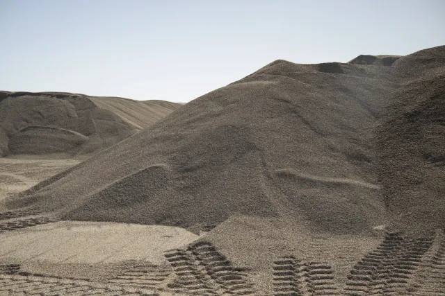 3/8" Natural Pea Gravel — photo 9