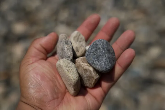Washed Stone (1 1/2")