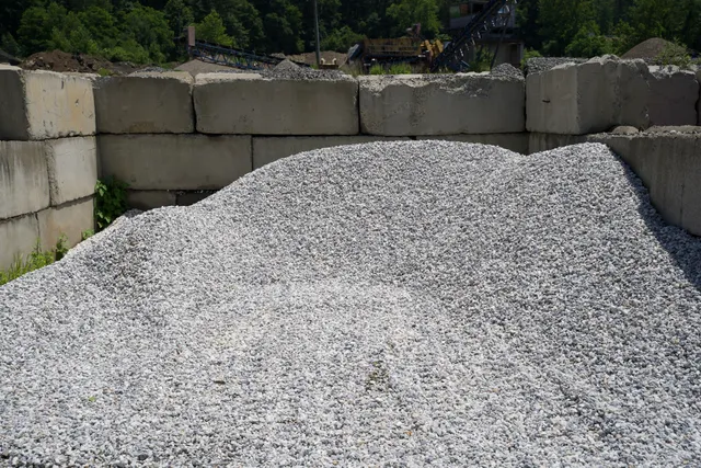 White Limestone (3/4") — photo 2