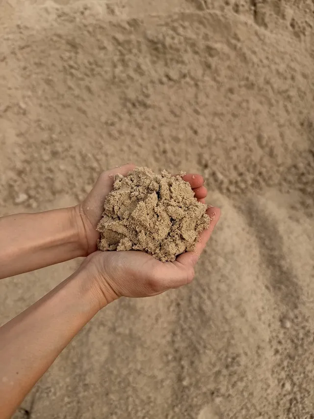 Screened Cushion Sand 1" Minus — photo 3