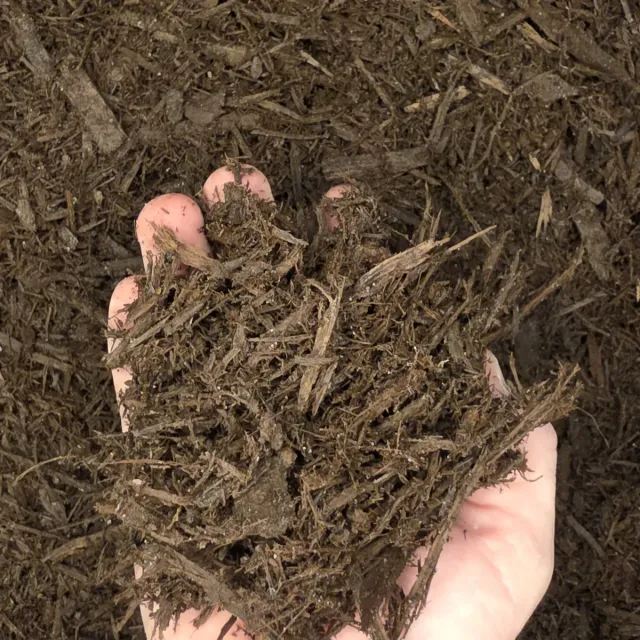 Chocolate Hardwood Mulch — photo 3