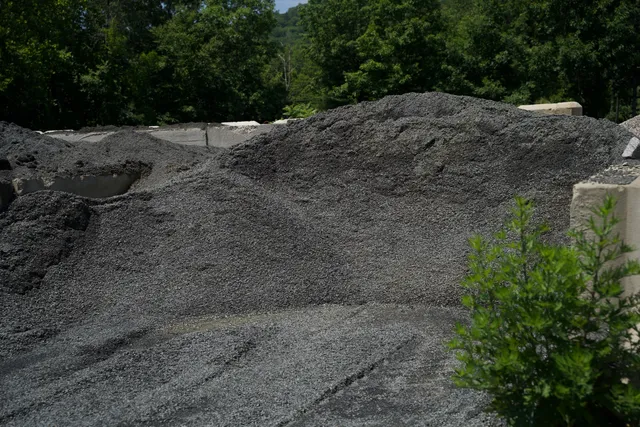 Trap Rock Screenings (1/2" Minus) — photo 2