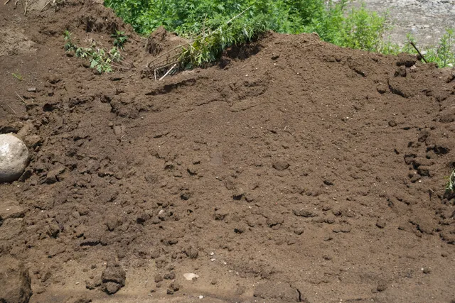 Screened Loam (1/2" Minus) — photo 2