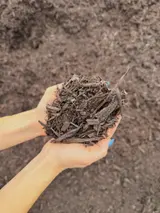 Natural Brown Mulch thumbnail 2